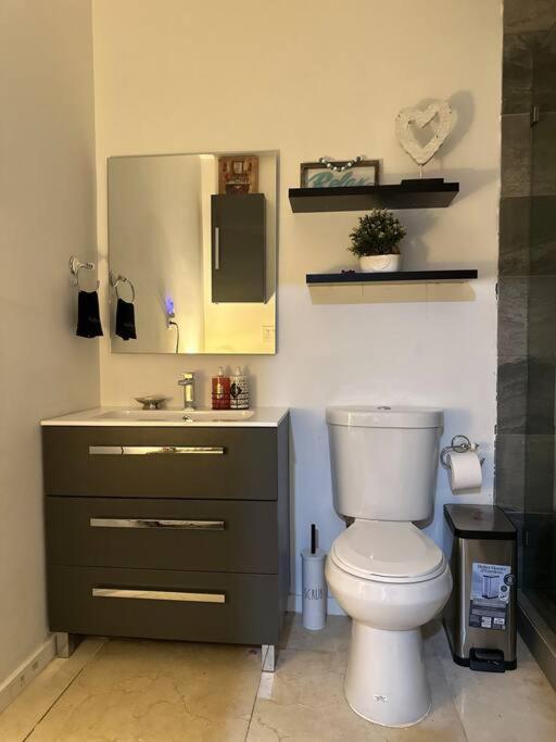 Flora's Garden Apartment/studio * North Miami