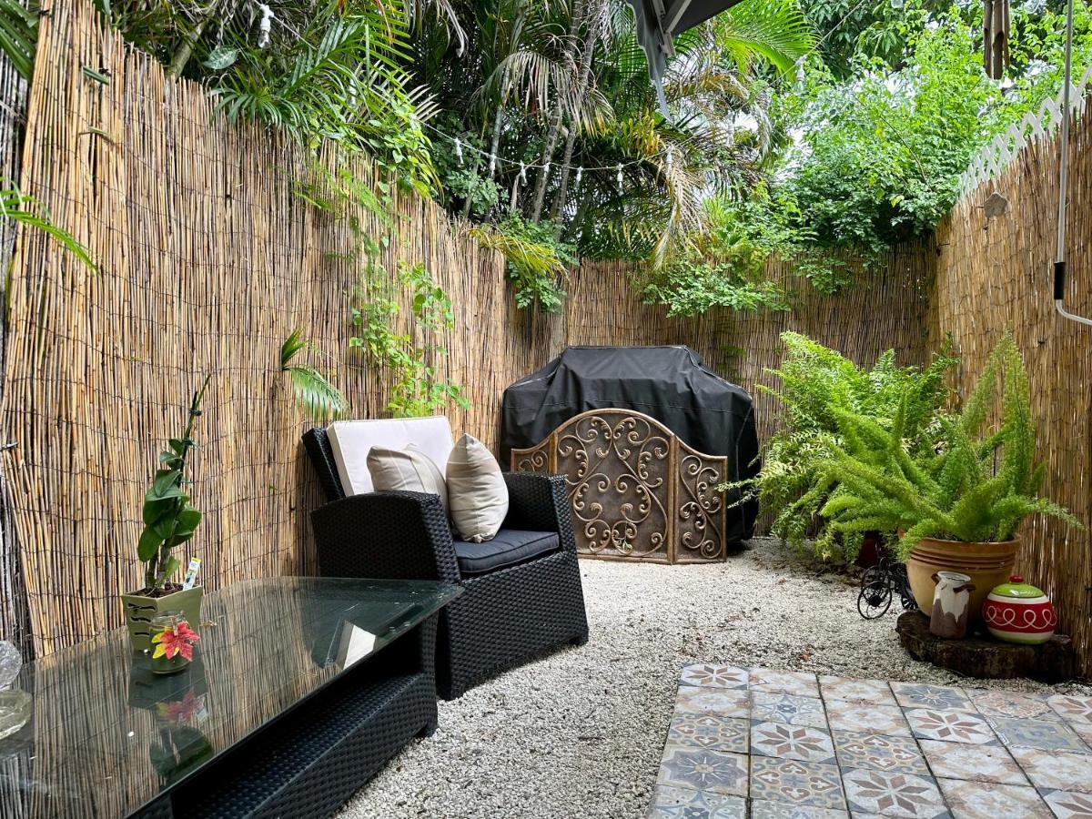 Apartment Flora's Garden Apartment/studio North Miami